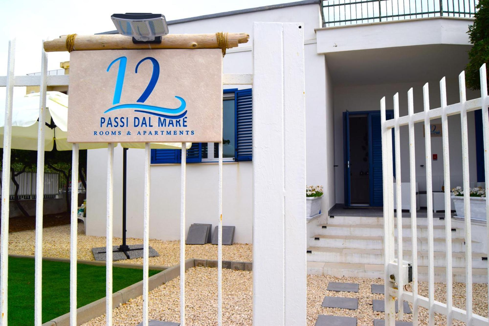 12 Passi Dal Mare Hotel Bari Bagian luar foto