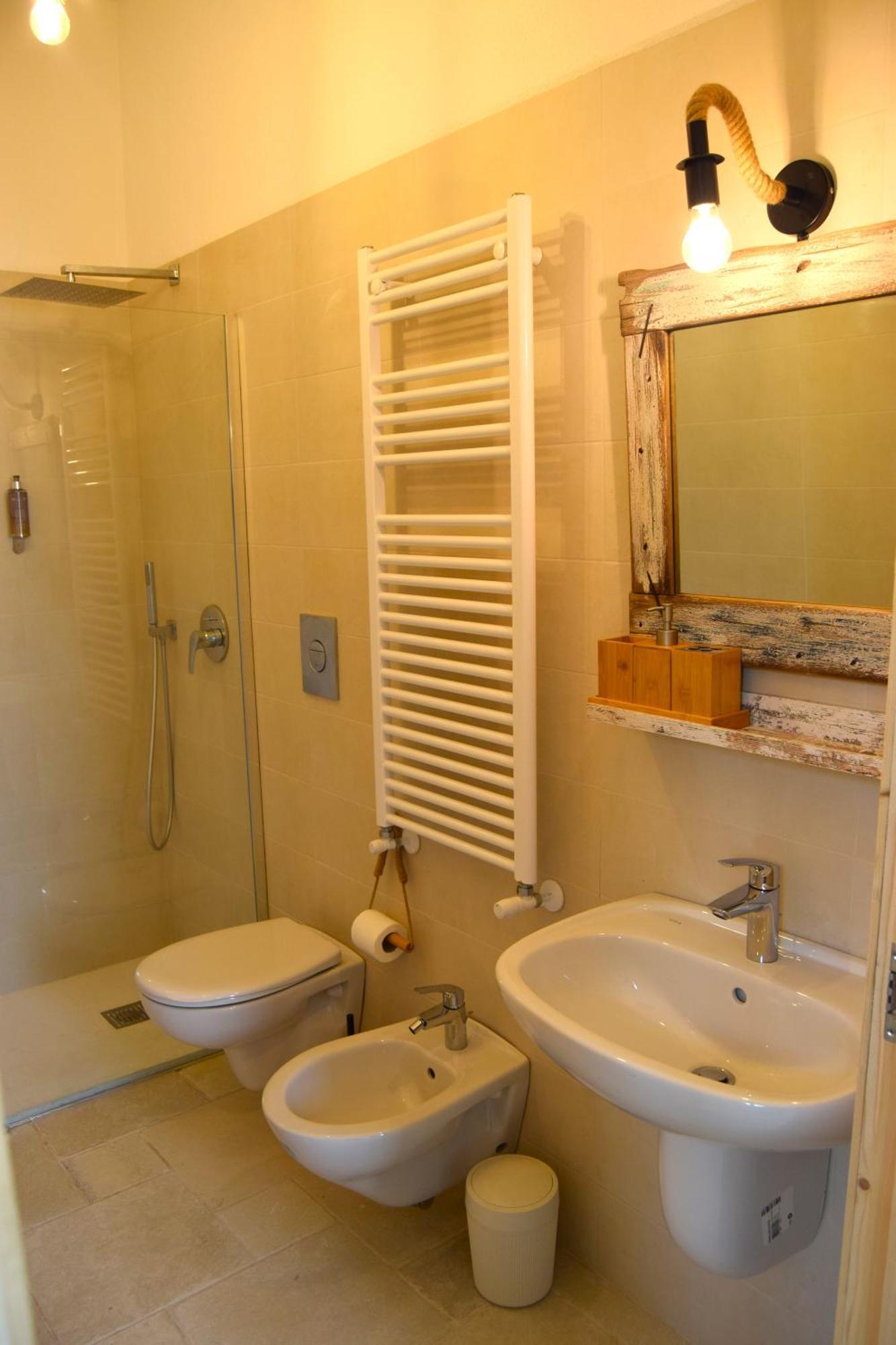 12 Passi Dal Mare Hotel Bari Bagian luar foto